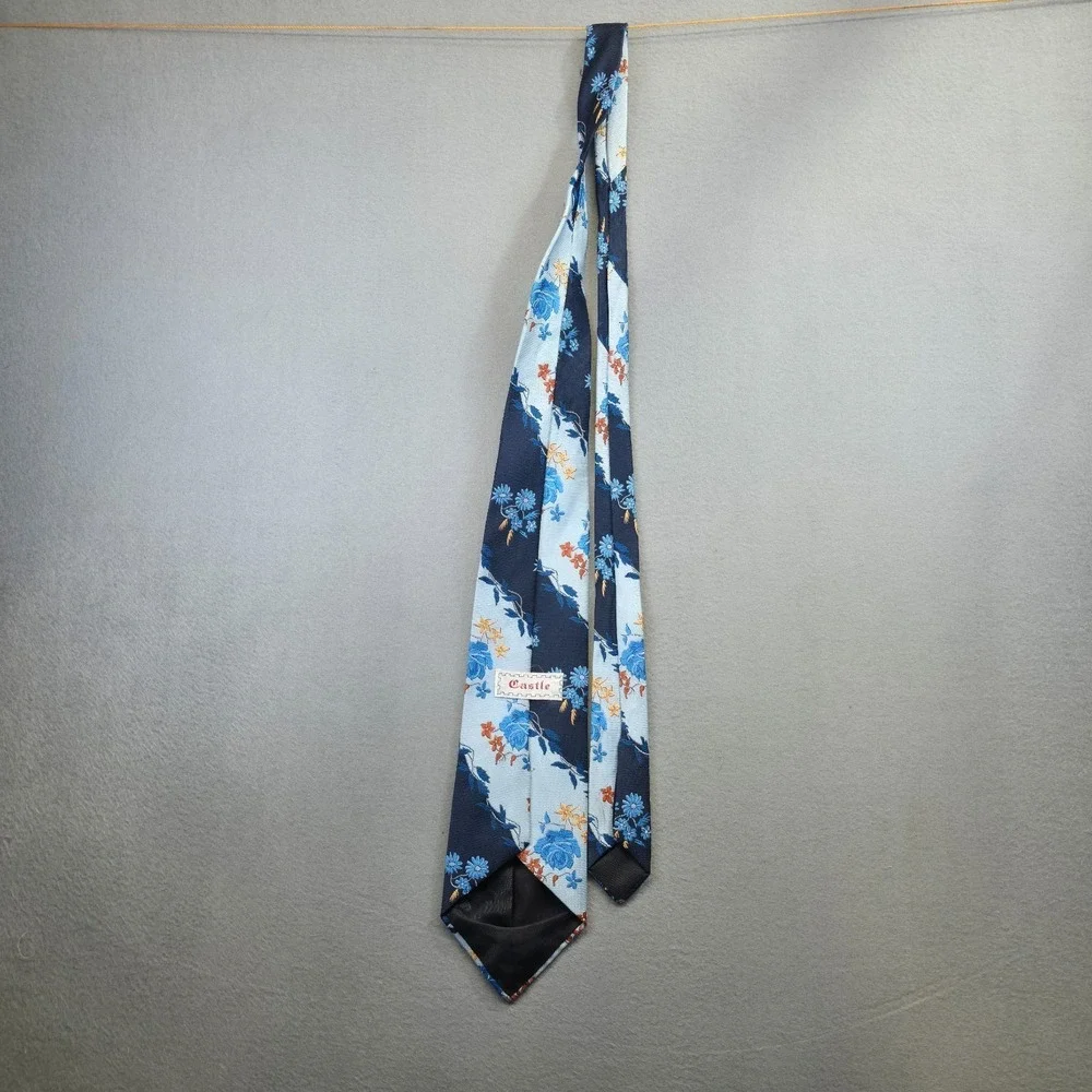 Vintage Castle Blue Floral Striped‎ Neck Tie Size 4.25X58
